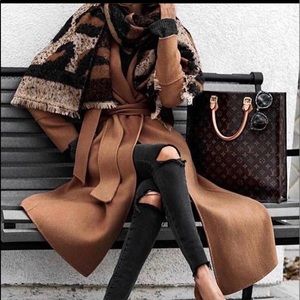 🔥FINAL PRICE DROP🔥Louis Vuitton Monogram Plat❣️